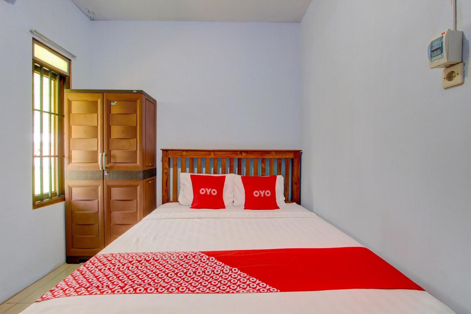 Super Oyo 93012 Griya Kencana Asri Syariah Lawean Ngoại thất bức ảnh