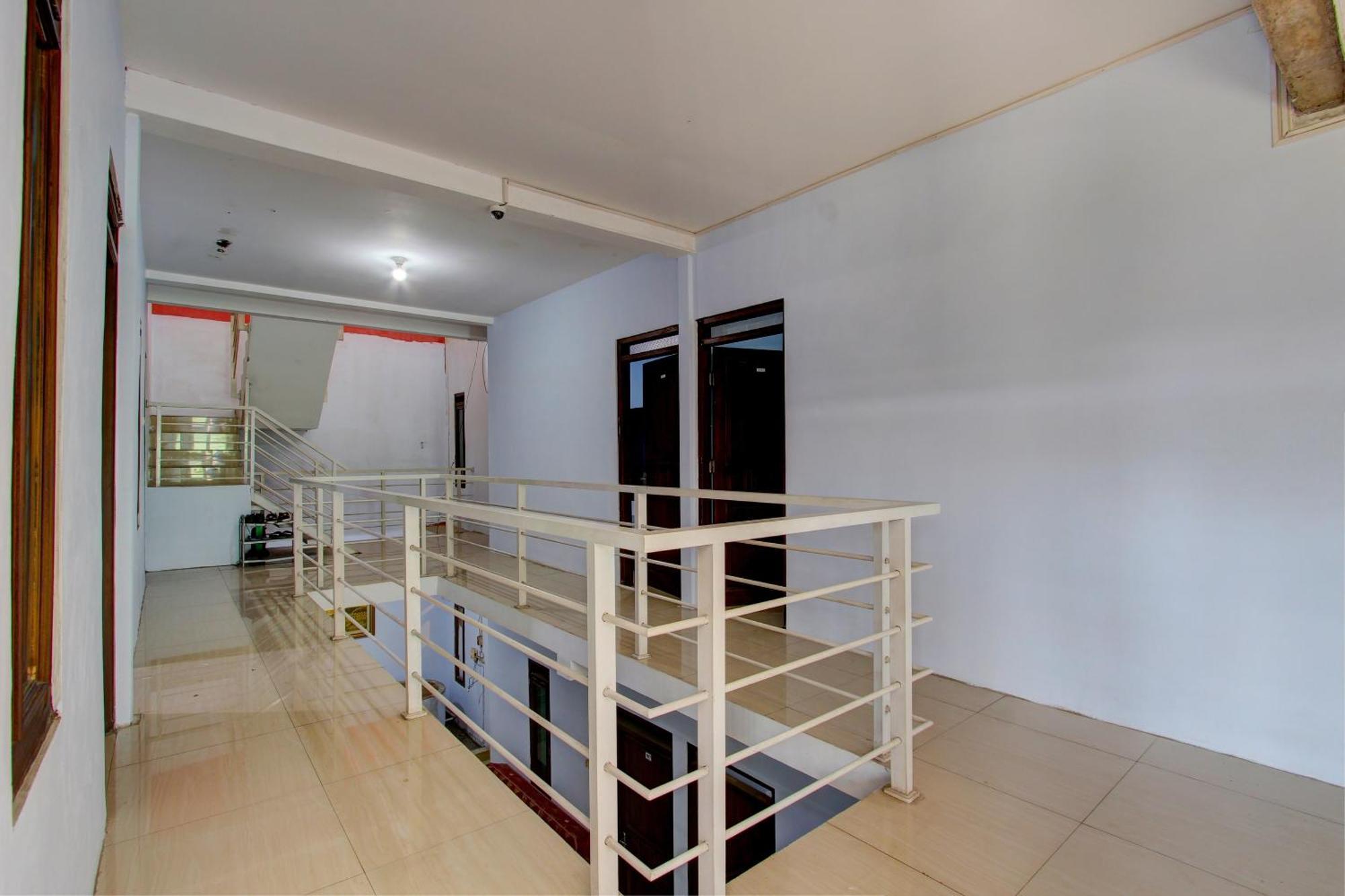 Super Oyo 93012 Griya Kencana Asri Syariah Lawean Ngoại thất bức ảnh